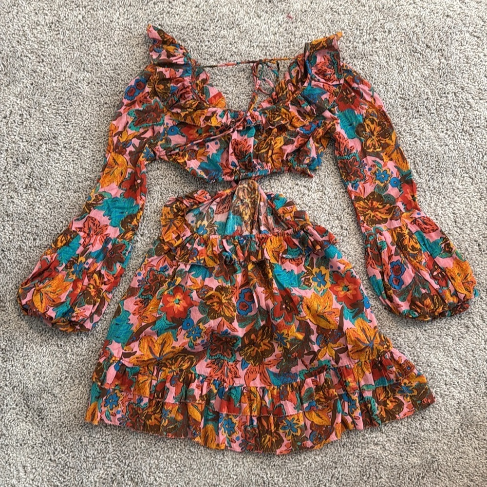 Love the label floral ruffle Cutout Dress - Picture 11 of 11